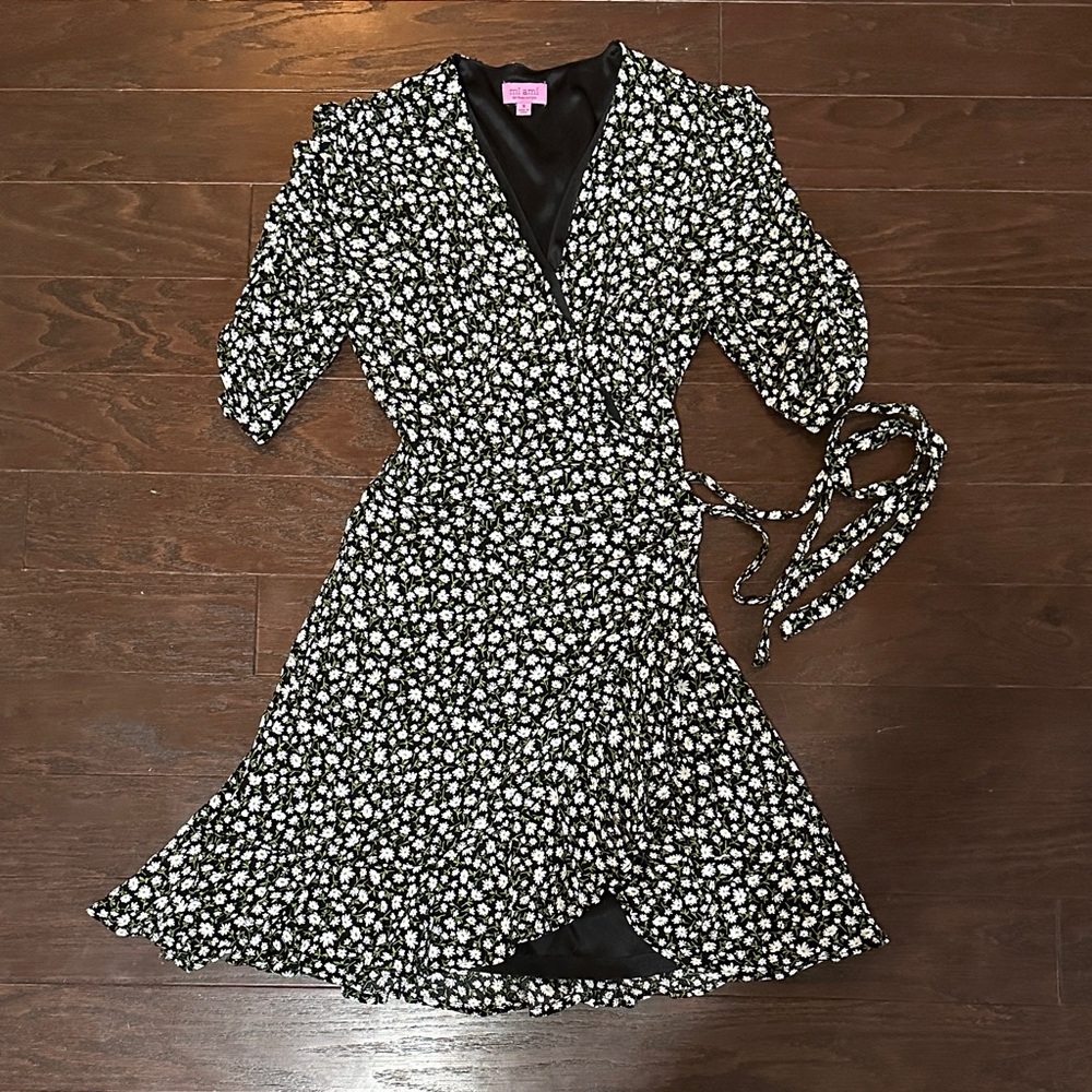 Franchescas Wrap Dress 🌻